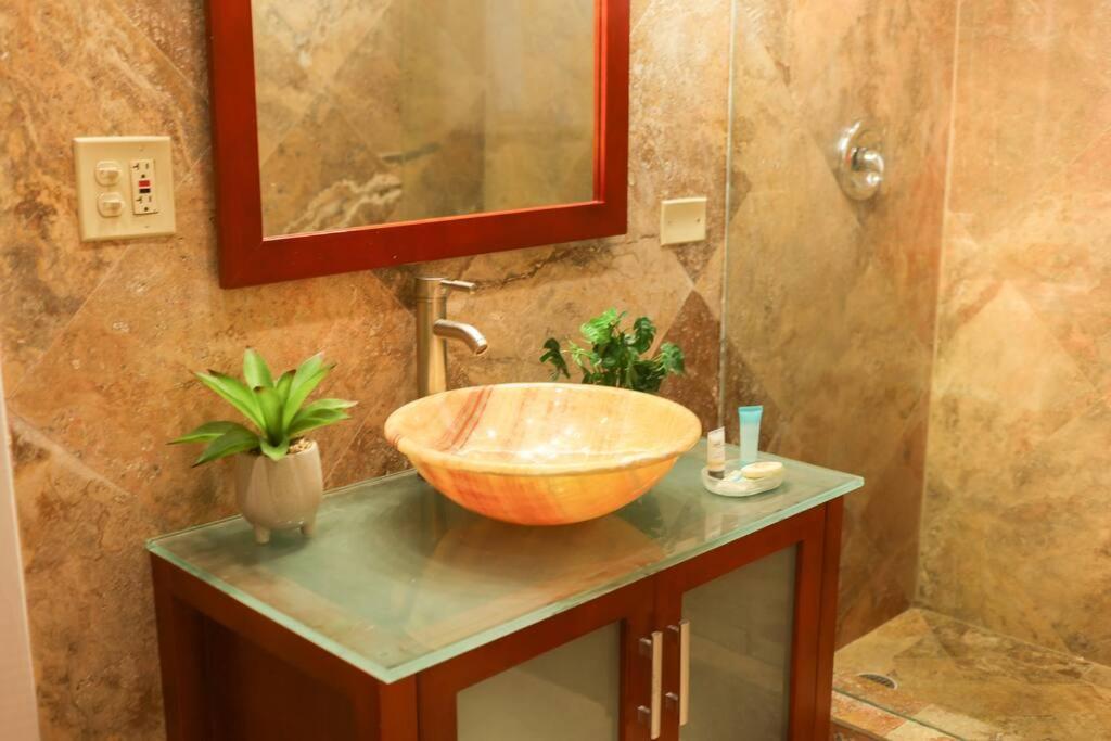 Sailfish Villa Luxury Beachfront Estate Magens Bay Cruz Bay Exterior photo