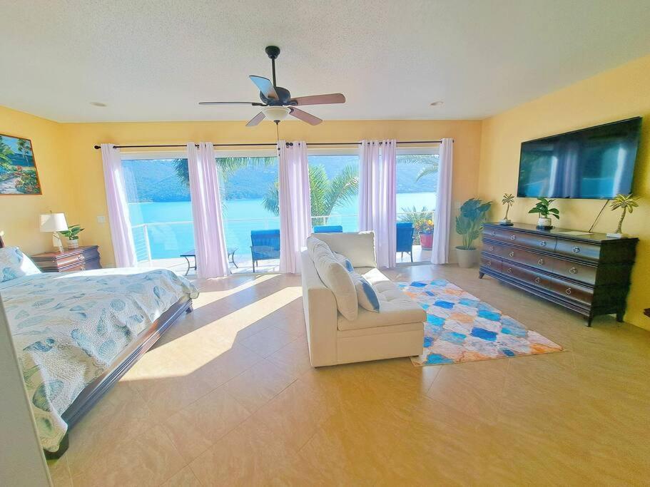 Sailfish Villa Luxury Beachfront Estate Magens Bay Cruz Bay Exterior photo